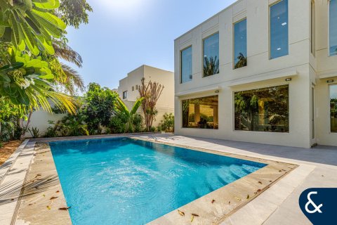 Villa en Meadows, Dubai, EAU 5 dormitorios, 360 m² № 667749