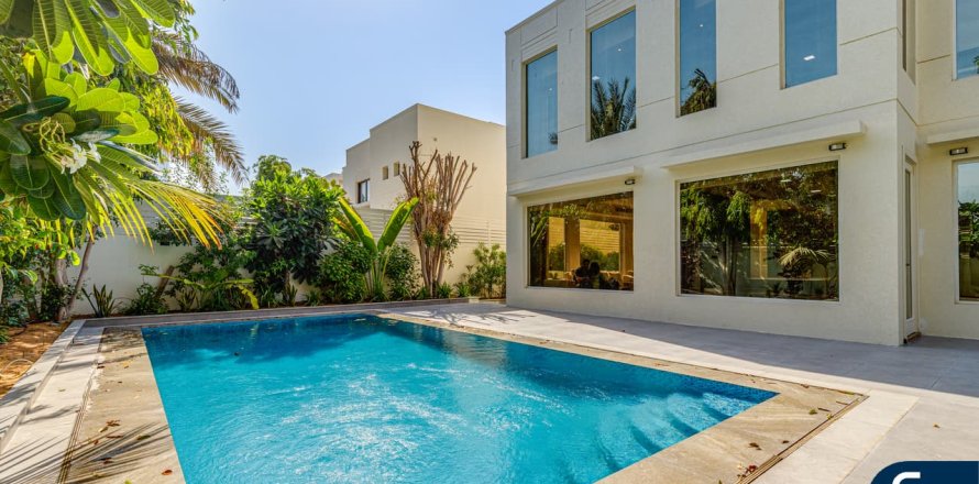 Vila v Meadows, Dubai, SAE 5 spální, 360 m2 č. 667749