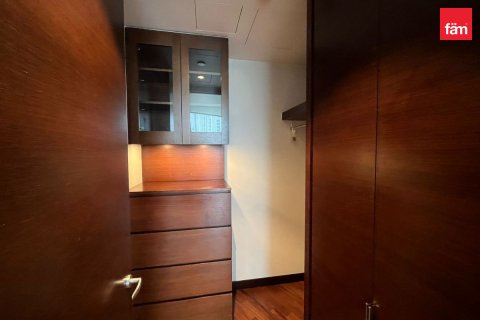 Apartment til salg i Downtown Dubai (Downtown Burj Dubai), Dubai, UAE 2 soveværelser, 165.2 kvm № 751231 - foto 5