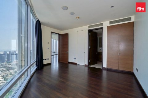 Apartment til salg i Downtown Dubai (Downtown Burj Dubai), Dubai, UAE 2 soveværelser, 165.2 kvm № 751231 - foto 2