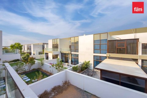Városi lakóépület itt: Dubai, EAE, 3 hálószoba, 187.2 m², azonosító: 751197