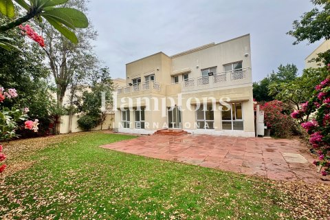 Üürile anda villa asukohaga Meadows, Dubai, AÜE: 5 magamistoaga, 552.95865600 m² Nr 696614 - pilt 8