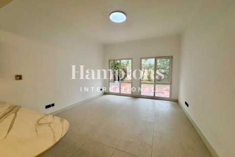 Üürile anda villa asukohaga Meadows, Dubai, AÜE: 5 magamistoaga, 552.95865600 m² Nr 696614 - pilt 10
