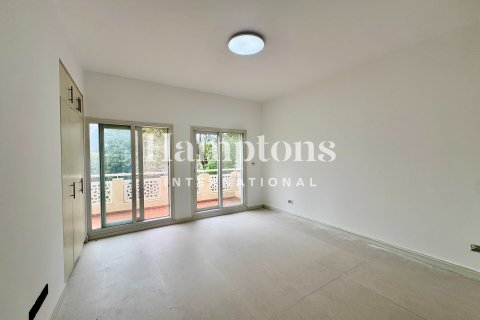 Üürile anda villa asukohaga Meadows, Dubai, AÜE: 5 magamistoaga, 552.95865600 m² Nr 696614 - pilt 6