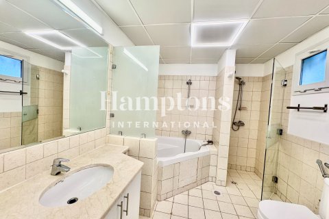 Üürile anda villa asukohaga Meadows, Dubai, AÜE: 5 magamistoaga, 552.95865600 m² Nr 696614 - pilt 2