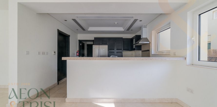Villa em Al Furjan, Dubai, EAU 4 quartos, 600 m2 № 648317