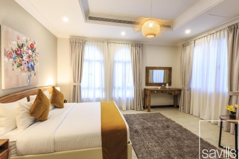 Vilă de închiriat în Palm Jumeirah, Dubai, EAU 4 dormitoare, 622.36 mp. №747506 - poză 9