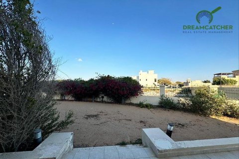 Vila v Al Hamra Village, Ras Al Khaimah, SAE 4 ložnice, 462.9 m² Č.: 512573 - fotografie 8
