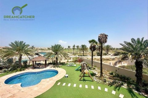 Villa asukohaga Al Hamra Village, Ras Al Khaimah, AÜE: 4 magamistoaga, 982.5 m² Nr 512572