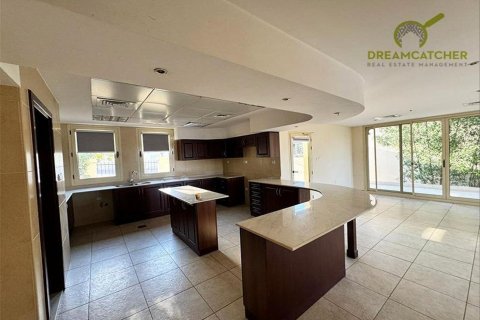 Villa in affitto a Al Hamra Village, Ras Al Khaimah, EAU 4 camere da letto, 463.1 mq. № 512574 - foto 5