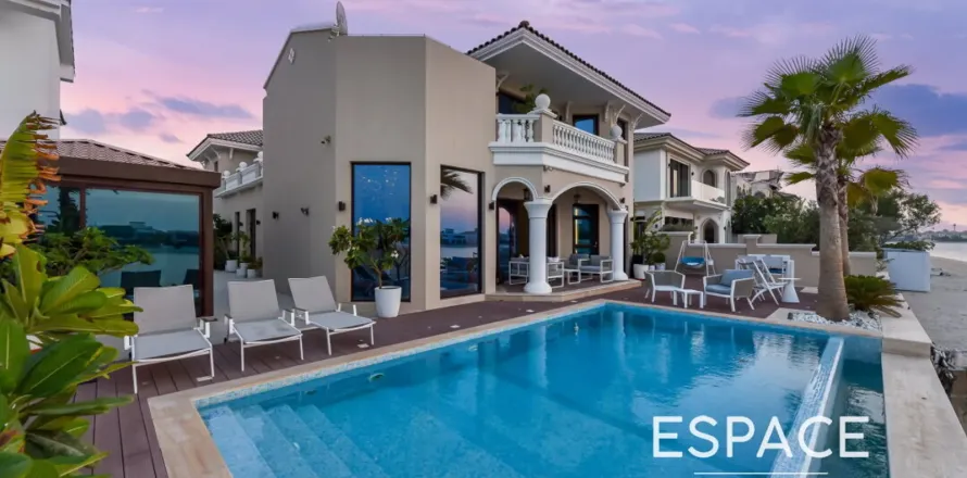Villa in Palm Jumeirah, Dubai, UAE 3 bedrooms, 511 sq.m. № 738052