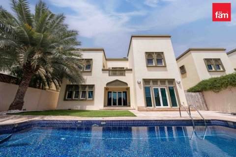 Vila u Dubai, UAE 510 m2, 3 spavaćih soba Br. 714306