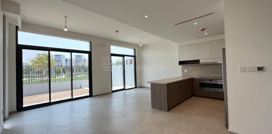 Rumah bandar di Mudon, Dubai, UAE 3 bilik tidur, 168 meter persegi № 679648