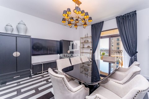Lägenhet till försäljning i Umm Suqeim, Dubai, UAE 2 sovrum, 101 kvm Nr. 664311 - fotografi 4
