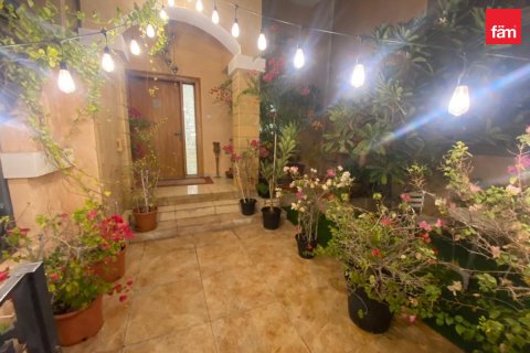 Villa a Dubai, EAU 4 camere da letto, 141.6 mq. № 723234