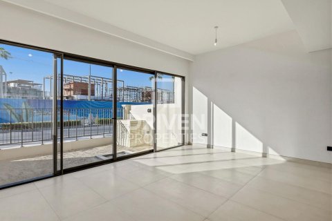 Adosado en Damac Lagoons, Dubai, EAU 5 dormitorios, 200.21 m² № 768657