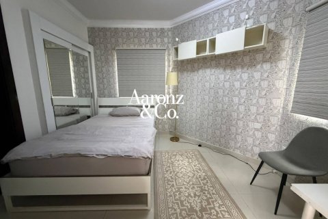 Apartment til salg i Jumeirah Lake Towers, Dubai, UAE 2 soveværelser, 76 kvm № 729898 - foto 3