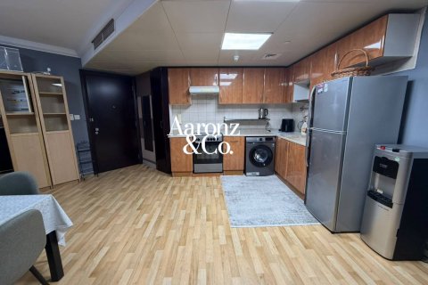 Apartment til salg i Jumeirah Lake Towers, Dubai, UAE 2 soveværelser, 76 kvm № 729898 - foto 12