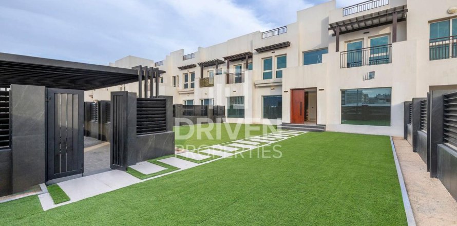 阿联酋 Dubai Al Quoz 别墅  5 卧, 505.49 平方米 , 编号 762413