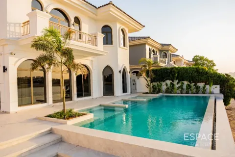 Villa i Palm Jumeirah, Dubai, UAE 5 soveværelser, 530 kvm № 738040