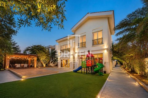 Villa in Mohammed Bin Rashid City, Dubai, UAE 4 bedrooms, 873.29 sq.m. № 764853