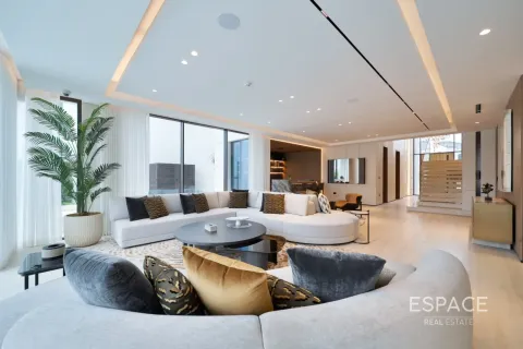 Villa en venta en Palm Jumeirah, Dubai, EAU 5 dormitorios, 574 m2 № 737853 - foto 3