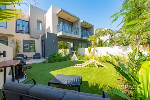 Villa a Dubai Hills Estate, Dubai, EAU 3 camere da letto, 207 mq. № 737838