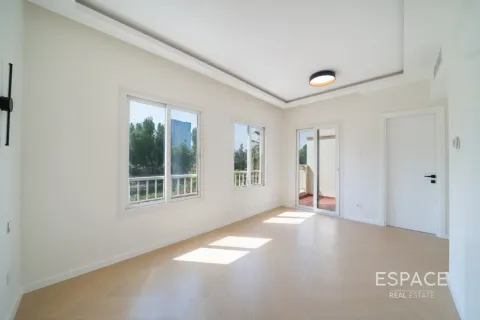 Villa te koop in The Springs, Dubai, VAE 2 slaapkamers, 153 vr.m., nr 737742 - foto 14