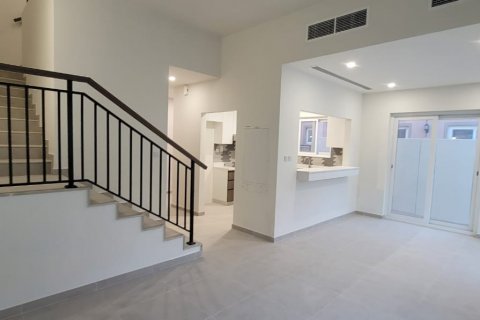 טאונהאוס למכירה ב Dubai Land, Dubai, איחוד האמירויות  4 חדרי שינה, 236.90 מ"ר, מספר 113619 - תמונה 2