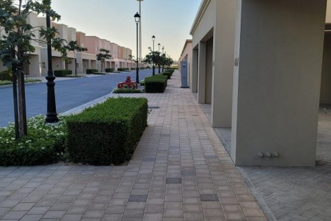 טאונהאוס למכירה ב Dubai Land, Dubai, איחוד האמירויות  4 חדרי שינה, 236.90 מ"ר, מספר 113619 - תמונה 17