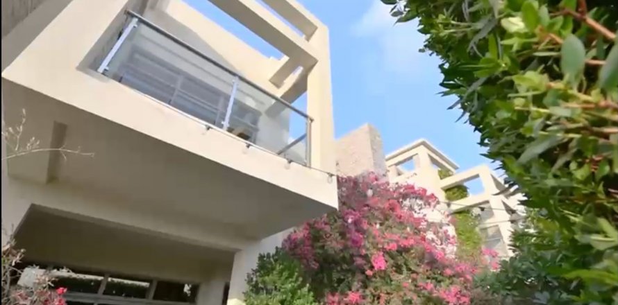 Villa in Meydan Gated Community, Dubai, UAE 3700 sq.m. № 297102