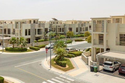 Villa in Meydan Gated Community, Dubai, UAE 4 bedrooms, 4431 sq.m. № 297100 - photo 12