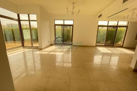 Villa in Meydan Gated Community, Dubai, UAE 4 bedrooms, 4431 sq.m. № 297100 - photo 4