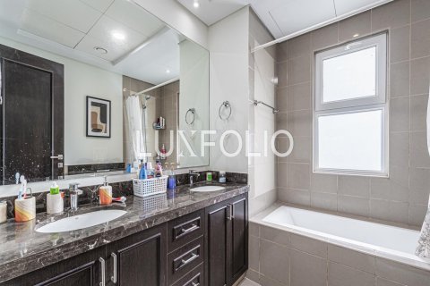 Adosado en venta en Dubai Land, Dubai, EAU 3 dormitorios, 374 m2 № 627771 - foto 24