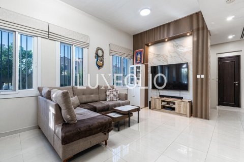 Adosado en venta en Dubai Land, Dubai, EAU 3 dormitorios, 374 m2 № 627771 - foto 8