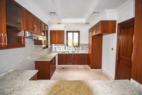 Villa in Arabian Ranches, Dubai, UAE 4 bedrooms, 358 sq.m. № 626185 - photo 7