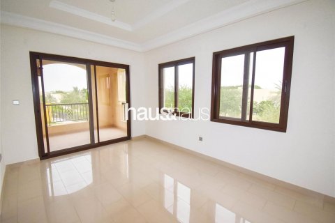 Villa in Arabian Ranches, Dubai, UAE 4 bedrooms, 358 sq.m. № 626185 - photo 8