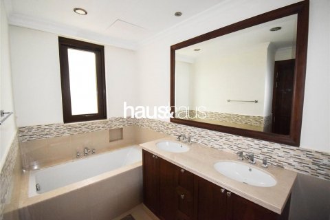 Villa in Arabian Ranches, Dubai, UAE 4 bedrooms, 358 sq.m. № 626185 - photo 10