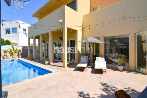 Villa i Arabian Ranches, Dubai, UAE 5 soveværelser, 450 kvm № 626184