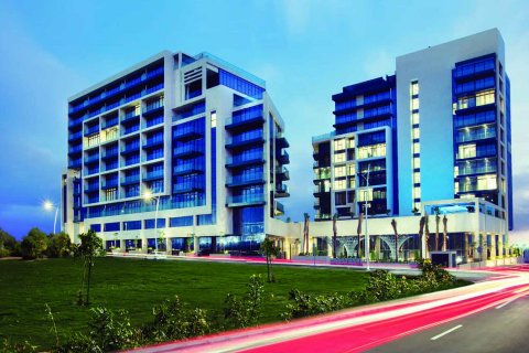 Al Bateen, Abu Dhabi, UAE의 BLOOM MARINA 번호 121220