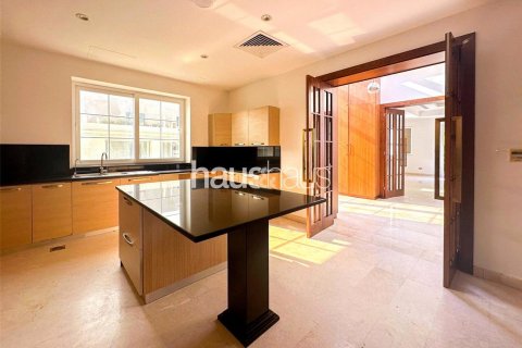 Vila v Emirates Hills, Dubai, SAE 6 ložnice, 860 m² Č.: 625889 - fotografie 28