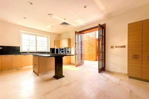 Vila v Emirates Hills, Dubai, SAE 6 ložnice, 860 m² Č.: 625889 - fotografie 7