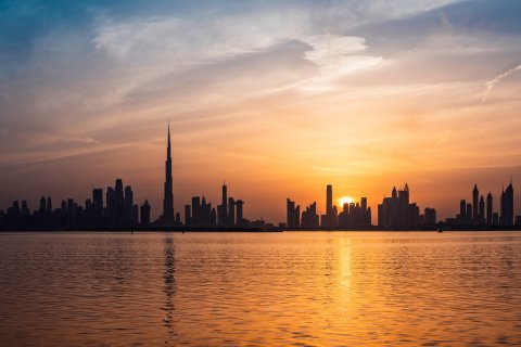 ما هي أفضل المناطق في دبي والتي تحتوي على شقق للبيع بأقل من 800 ألف درهم إماراتي؟