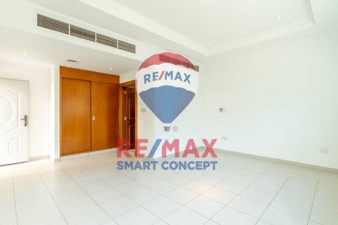 Müüa villa asukohaga Marina Village, Abu Dhabi, AÜE: 5 magamistoaga, 1727.6 m² Nr 447294 - pilt 11