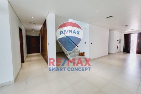 Villa para arrendamento em Yas Island, Abu Dhabi, EAU 5 quartos, 548 m2 № 458010 - foto 2