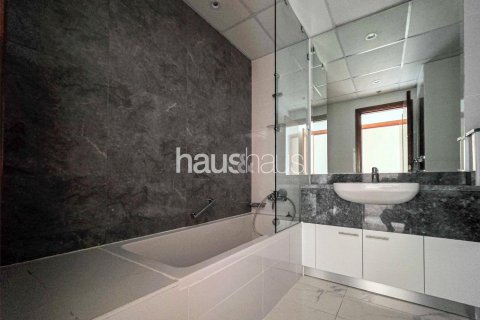 Apartament në Business Bay, Dubai, Emiratet e Bashkuara Arabe 3 dhoma gjumi, 185 m2. № 625948 - Foto 12