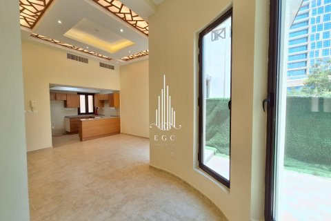 Βίλα σε Al Khalidiya, Abu Dhabi, ΗΑΕ 4 υπνοδωμάτια, 343.7 τ.μ. Αρ. 453567 - φωτογραφία 8
