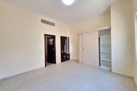Βίλα σε Al Khalidiya, Abu Dhabi, ΗΑΕ 4 υπνοδωμάτια, 343.7 τ.μ. Αρ. 453567 - φωτογραφία 13
