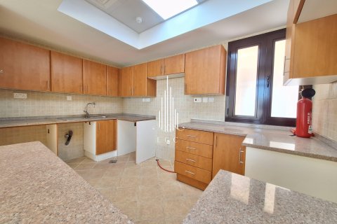Βίλα σε Al Khalidiya, Abu Dhabi, ΗΑΕ 4 υπνοδωμάτια, 343.7 τ.μ. Αρ. 453567 - φωτογραφία 9
