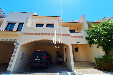 Vila u gradu Al Khalidiya, Abu Dhabi, UAE 4 spavaće sobe, 343.7 m2 Br. 453567